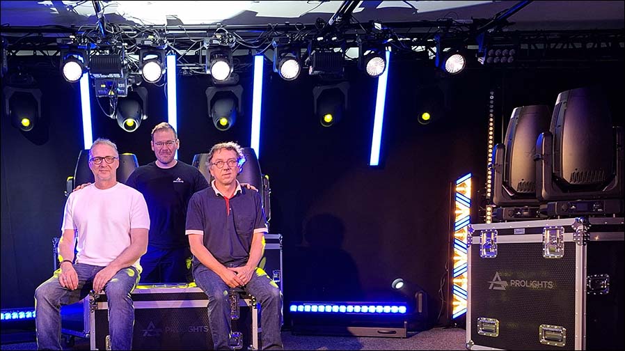 LIVE ACT PRO hat bei Lightpower investiert (von links): Dirk Schülke, Geschäftsführer von LIVE ACT PRO, Carsten Pfeiffer von Lightpower und Markus Reitz, ebenfalls Geschäftsführer von LIVE ACT PRO (Foto: Lightpower)