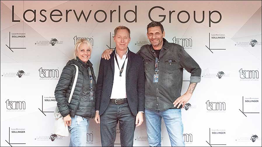 Sie sind jetzt ein Team: Martina Ruff, Martin Werner und Siegmund „Siggi“ Ruff (Foto: Laserworld AG)