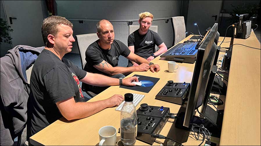  Einarbeitung im Showroom (Foto: LMP)