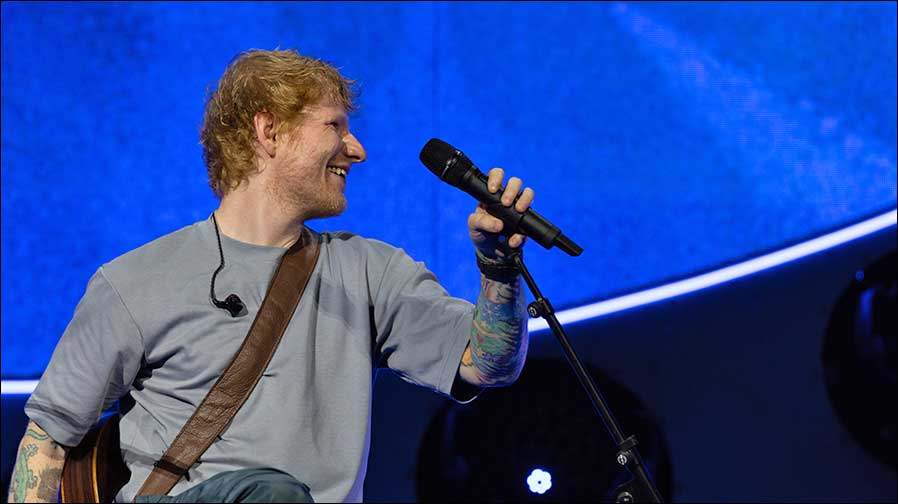 Die Sennheiser MM 445-Kapsel eignet sich gut für Ed Sheerans Stimme. Bei Stadionkonzerten sorgt sie für eine klare, natürliche Übertragung des Gesangs (Foto: Mark Surridge).