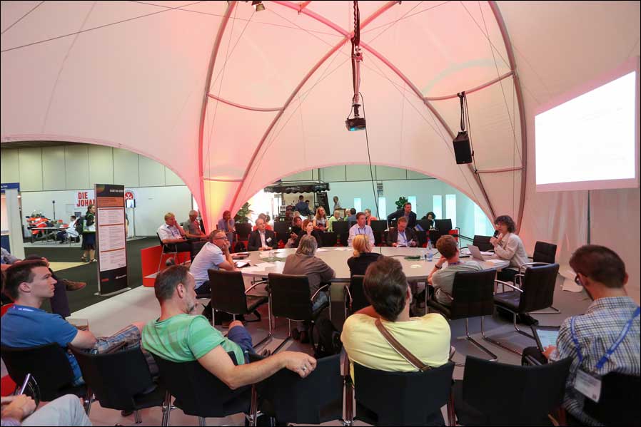 Sofatalk auf der Stage|Set|Scenery