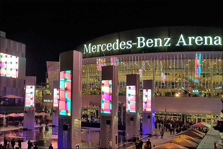 Tennagels am Mercedes Benz Platz in Berlin