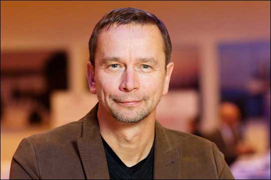 Hartmut Hofmann, Technischer Leiter im CCH, ist mit den Sennheiser-Systemen rundum zufrieden.
