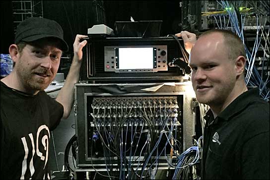 Beyoncés Toncrew: Monitortechniker James Berry (l.) und FOH-Engineer Stephen Curtin 