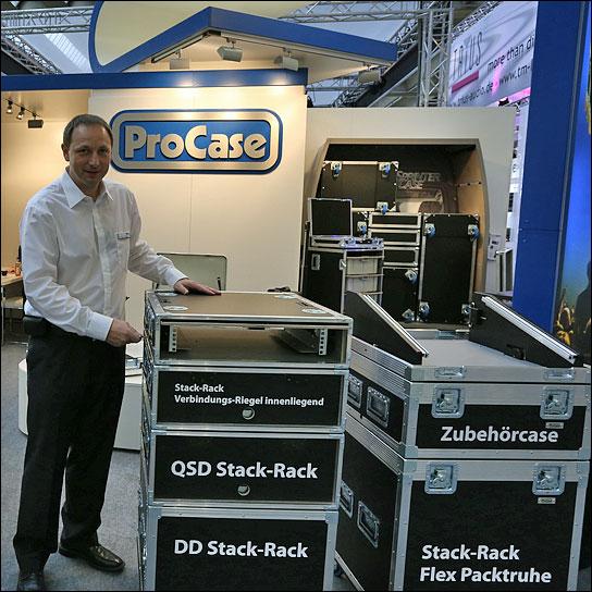 Thomas Schweighart am Messestand von ProCase