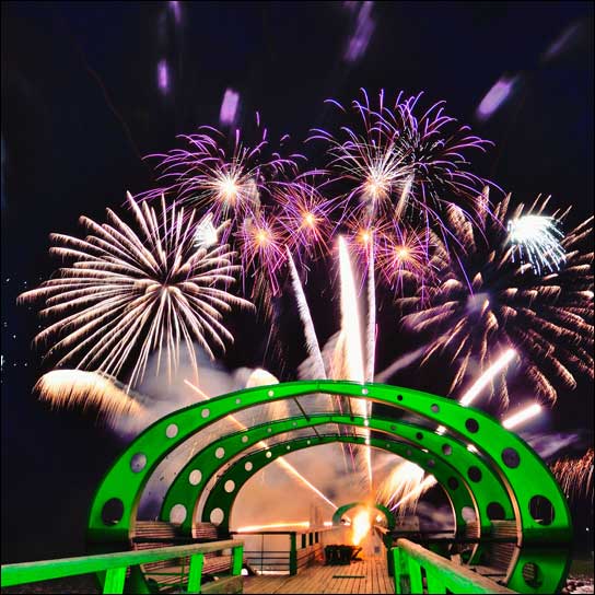 Die Erlebnis-Seebrücke Kellenhusen wird acht Jahre alt: Zeit für ein bombastisches Feuerwerk.