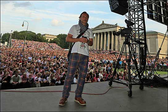 Bei Andreas Gabalier auf der Bühne: Steffen Haug von MRG