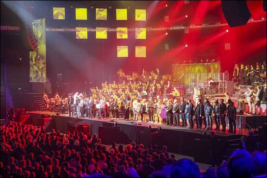Mit 6.000 Besuchern machte "Pop Meets Classic" im zehnten Jahr die Braunschweiger Volkswagen Halle voll (Fotos: Kerstin Lautenbach).