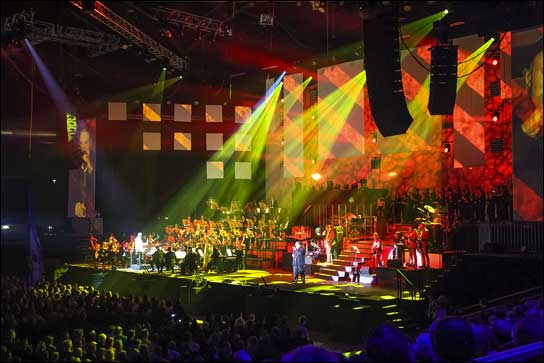 Mit 6.000 Besuchern machte "Pop Meets Classic" im zehnten Jahr die Braunschweiger Volkswagen Halle voll (Fotos: Kerstin Lautenbach).