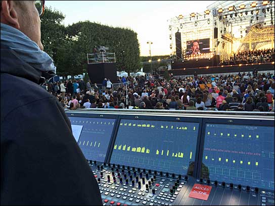 Zwei Lawo mc²36 FOH-Mischpulte sorgten für den guten Ton am Nationalfeiertag in Paris.