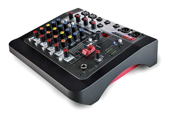 Effektsektion inklusive: Der ZED-6FX von Allen & Heath