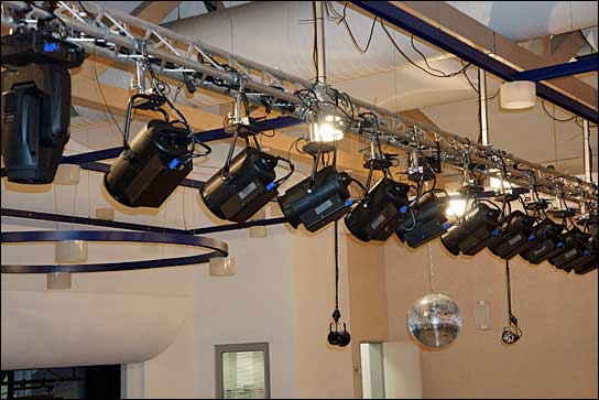 Die Stadthalle Gernsheim setzt auf LED-Beleuchtung
