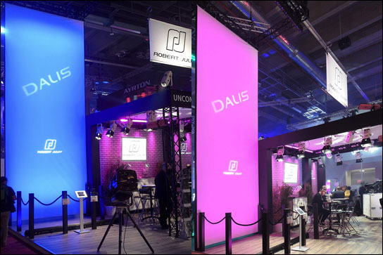 Besonders homogen ausgeleuchtete Flächen erreicht man mit der Dalis von Robert Juliat.