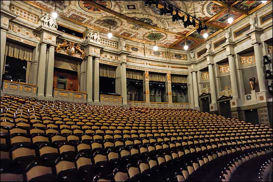 Auch im Münchner Prinzregententheater arbeitet ein Shure-System