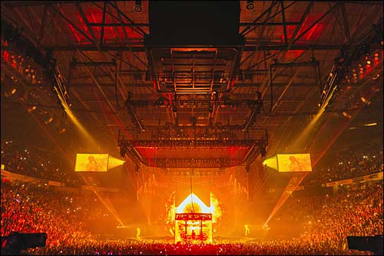 Auf seiner Purpose Tour hat Justin Bieber mit LEO, LYON die ganze Meyer-Sound-LEO-Family dabei (Fotos: Andrew Benge).