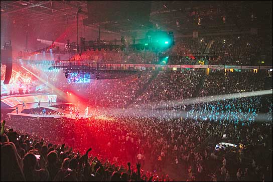 Auf seiner Purpose Tour hat Justin Bieber mit LEO, LYON die ganze Meyer-Sound-LEO-Family dabei (Fotos: Andrew Benge).