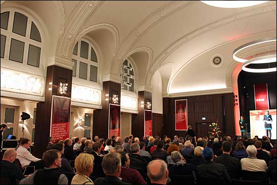 Mit neuer Audio-, Video- und Konferenztechnik präsentiert sich das wiedereröffnete Hamburger Gewerkschaftshaus.